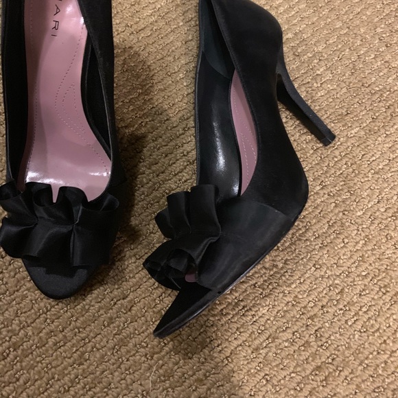 Black peep toe satin heels - Picture 2 of 8